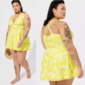 Torrid Wireless Swim Dress Pineapple Print Size L One Piece Yellow Bathingsuit